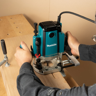 Défonceuse Makita Ø 12mm - 1 650 Watts - 1650 Watts - capacité de plongée 0 - 70mm - pince diamètre 12mm - poids 6,2kg | RP1803FXJ