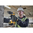 Image du produit : Perceuse visseuse Dewalt percussion compacte - XR - sans fil - 18 Volts - 5Ah li-ion brushless | DCD805P2T-QW