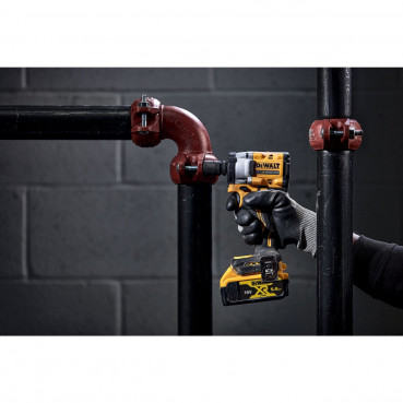 Boulonneuse à chocs Dewalt 1/2" - XR - sans fil - 18 Volts - 5Ah li-ion brushless - jonc de sécurité | DCF921P2T-QW