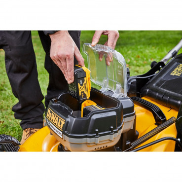 Tondeuse Dewalt double batterie - XR - sans fil - 18 Volts - brushless (sans batterie) | DCMW564N-XJ