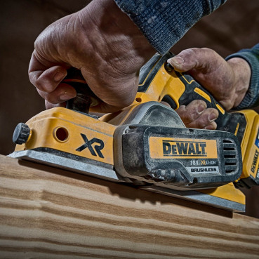 Rabot Dewalt - XR - sans fil - 18 Volts - 5Ah li-ion brushless - 2 batteries Dewalt - coffret TSTAK | DCP580P2-QW