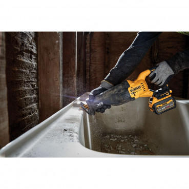 Scie sabre Dewalt - XR - sans fil - 18 Volts - advantage - sans batterie ni chargeur | DCS386NT-XJ