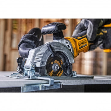 Scie circulaire Dewalt - XR - sans fil - 18 Volts - 5Ah li-ion brushless 115mm | DCS571P2-QW