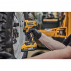 Image du produit : Boulonneuse à chocs Dewalt 1/2" compacte - XR - sans fil - 18 Volts - 5Ah li-ion brushless 812 nm - jonc de sécurité - powerstack | DCF891H2T-QW