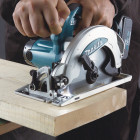 Image du produit : Scie circulaire Makita LXT 18 Volts - sans fil Lithium (Li-Ion) - Ø 165mm - (Produit seul) | DSS610Z